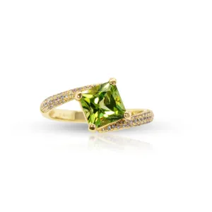 14K Gold Diamonds and Peridot Ring