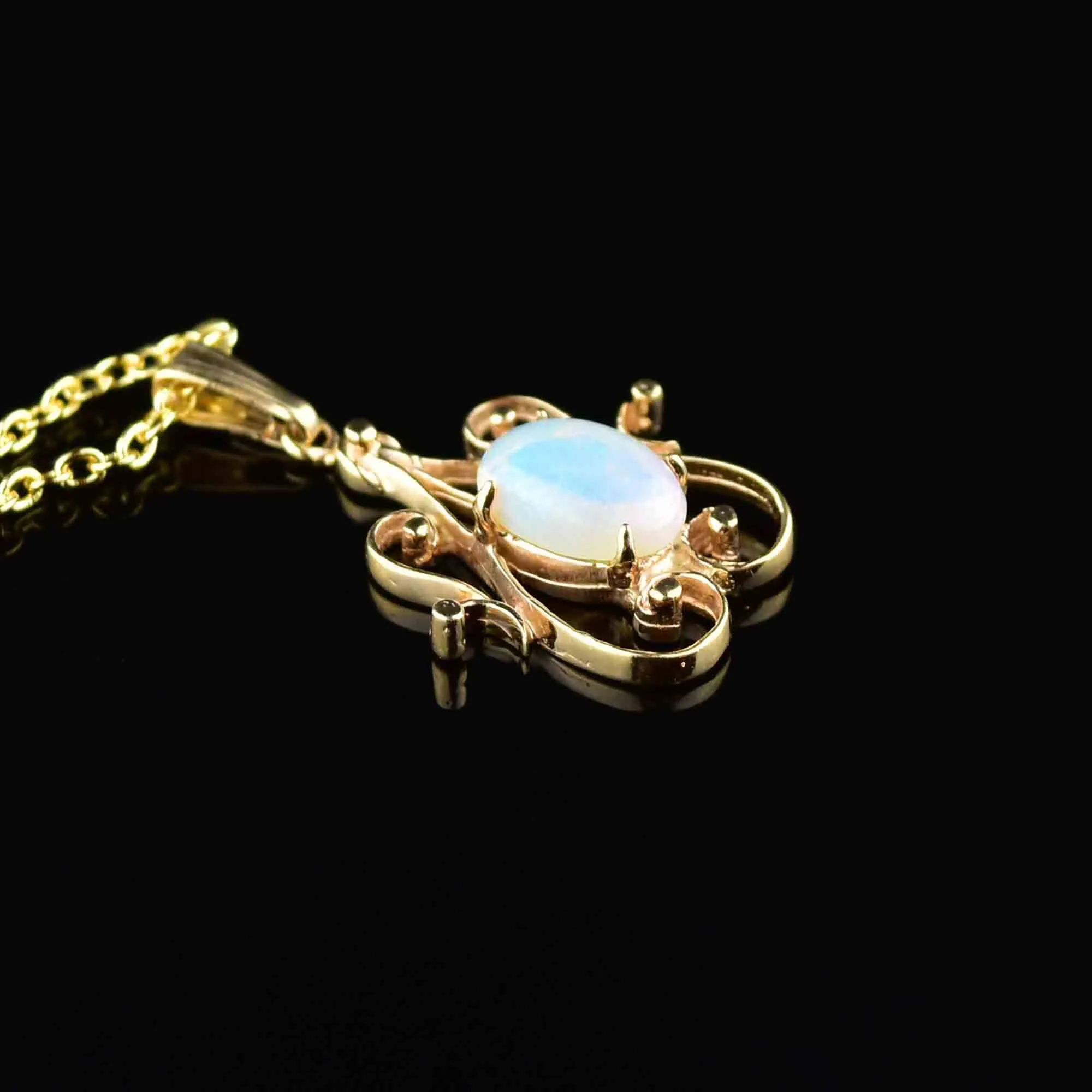 14K Gold Opal Pendant Necklace