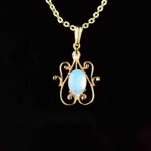 14K Gold Opal Pendant Necklace