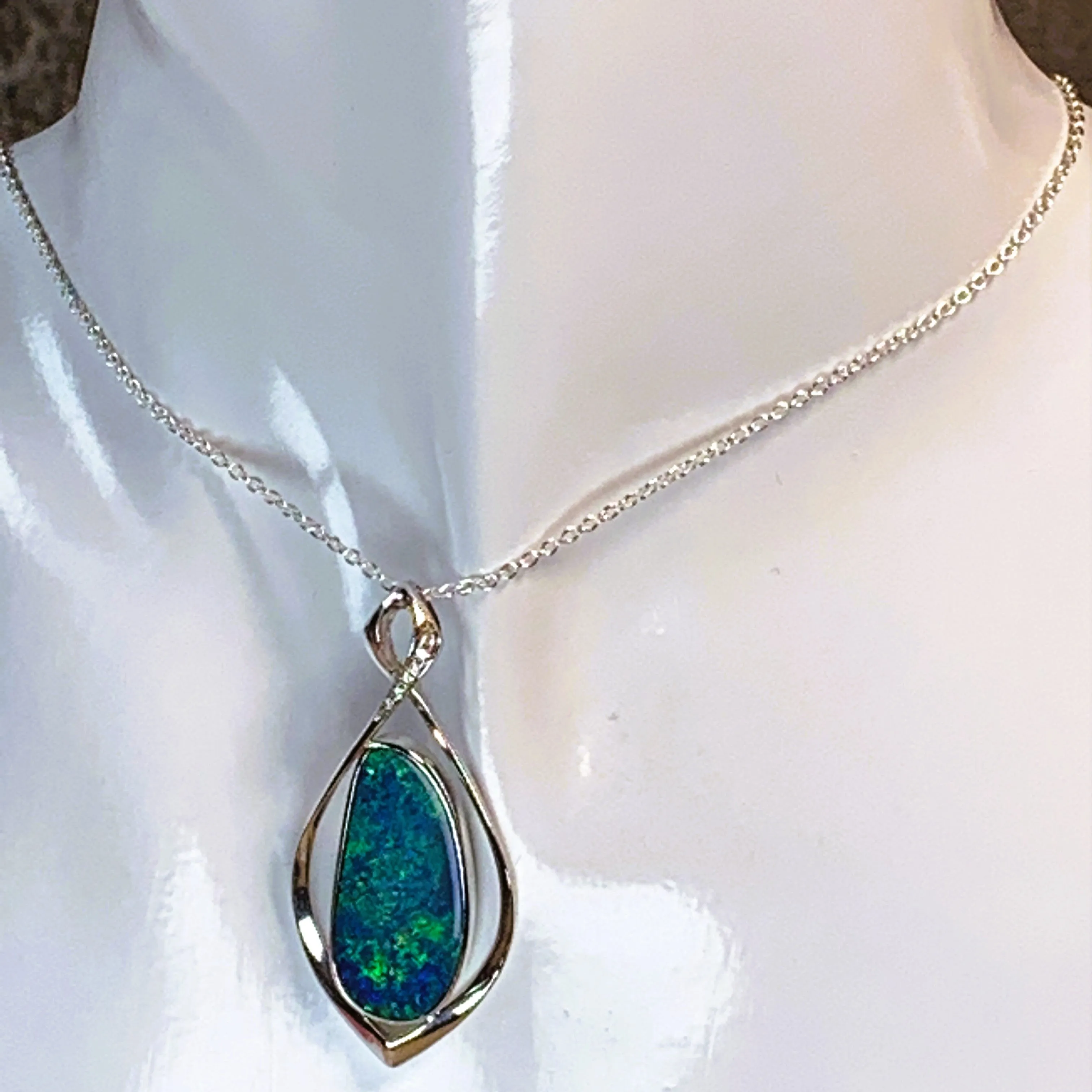 18kt White Gold 6.9ct Opal doublet and Diamond pendant