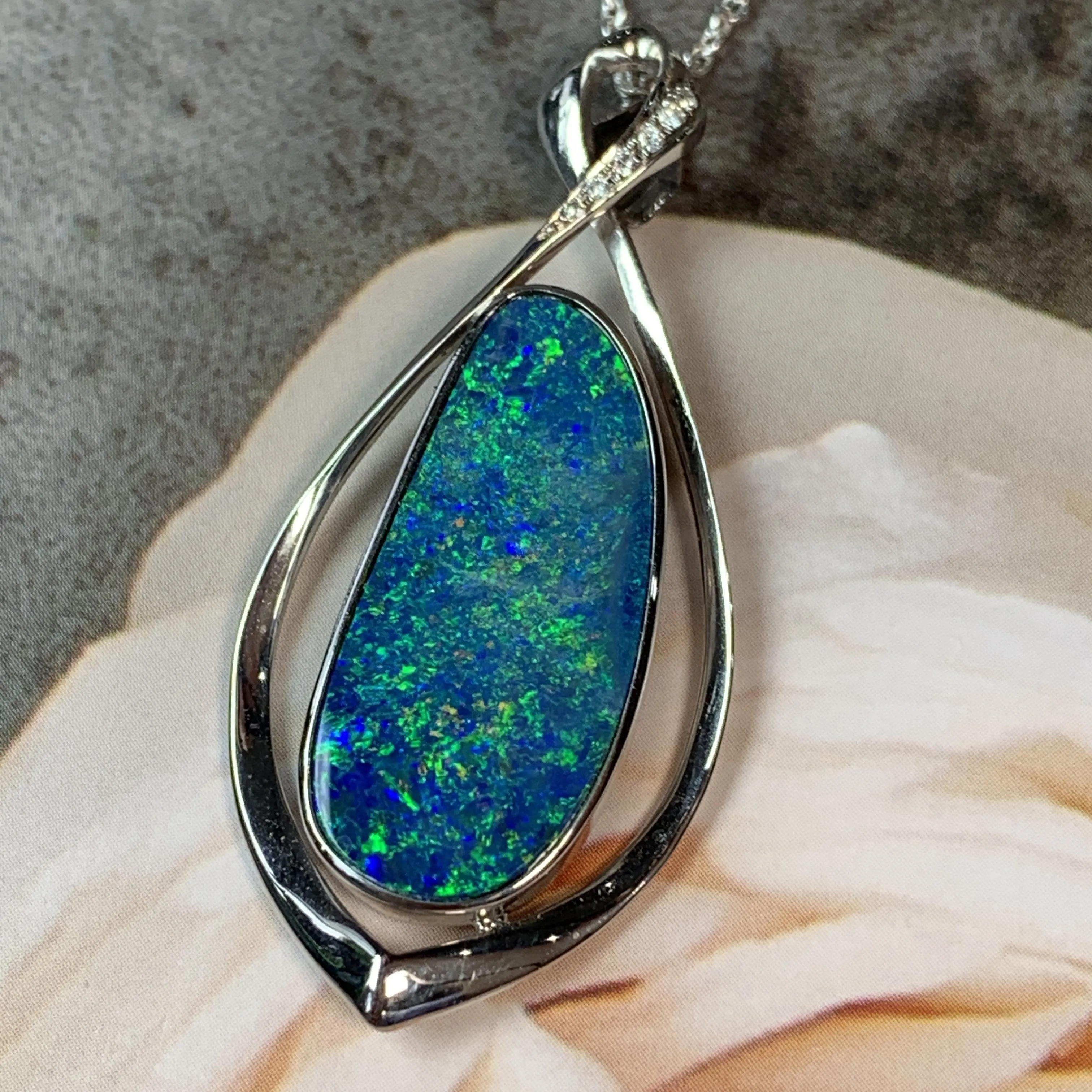 18kt White Gold 6.9ct Opal doublet and Diamond pendant