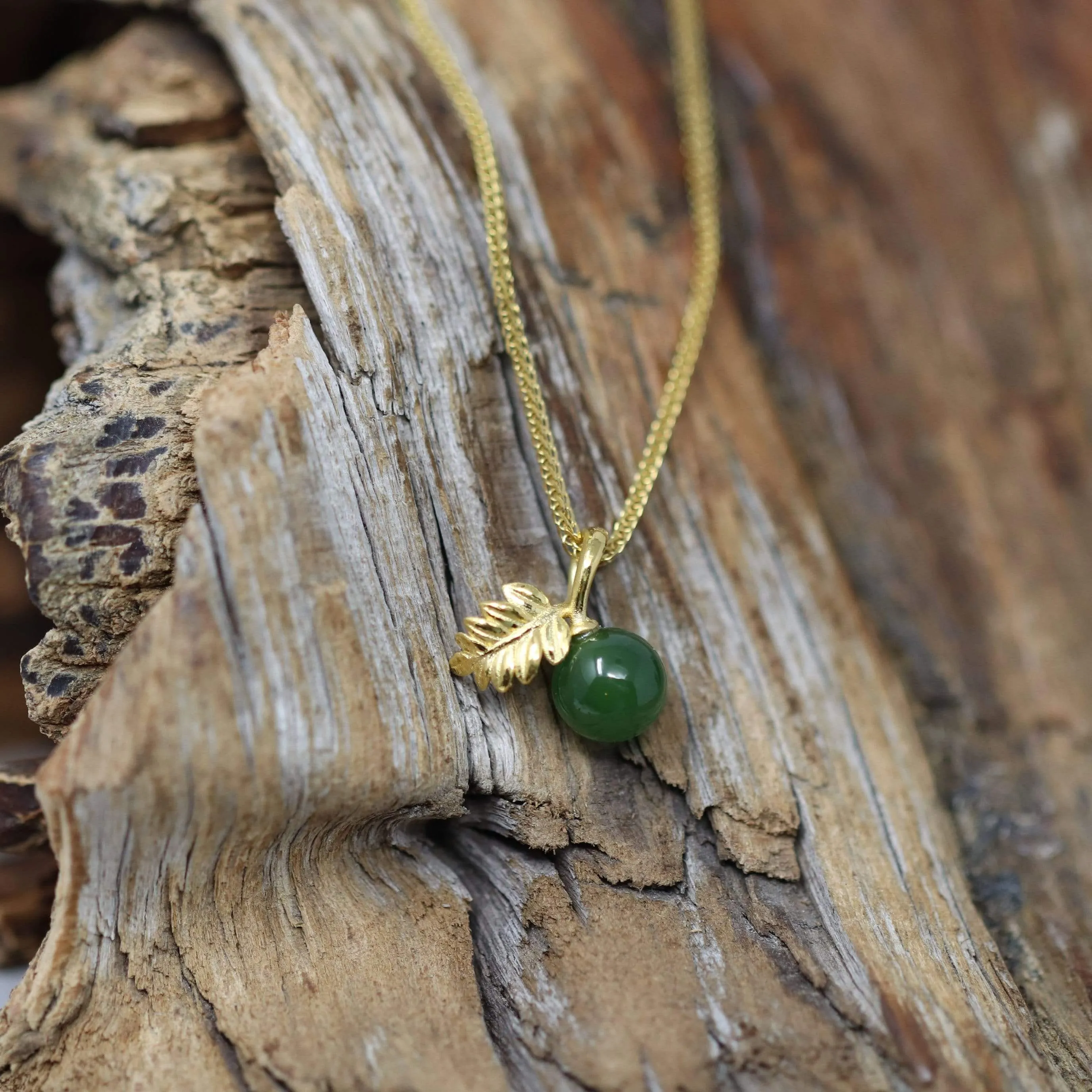 24k Yellow Gold Genuine Green Jade Bead With Ginkgo Leaf Pendant Necklace