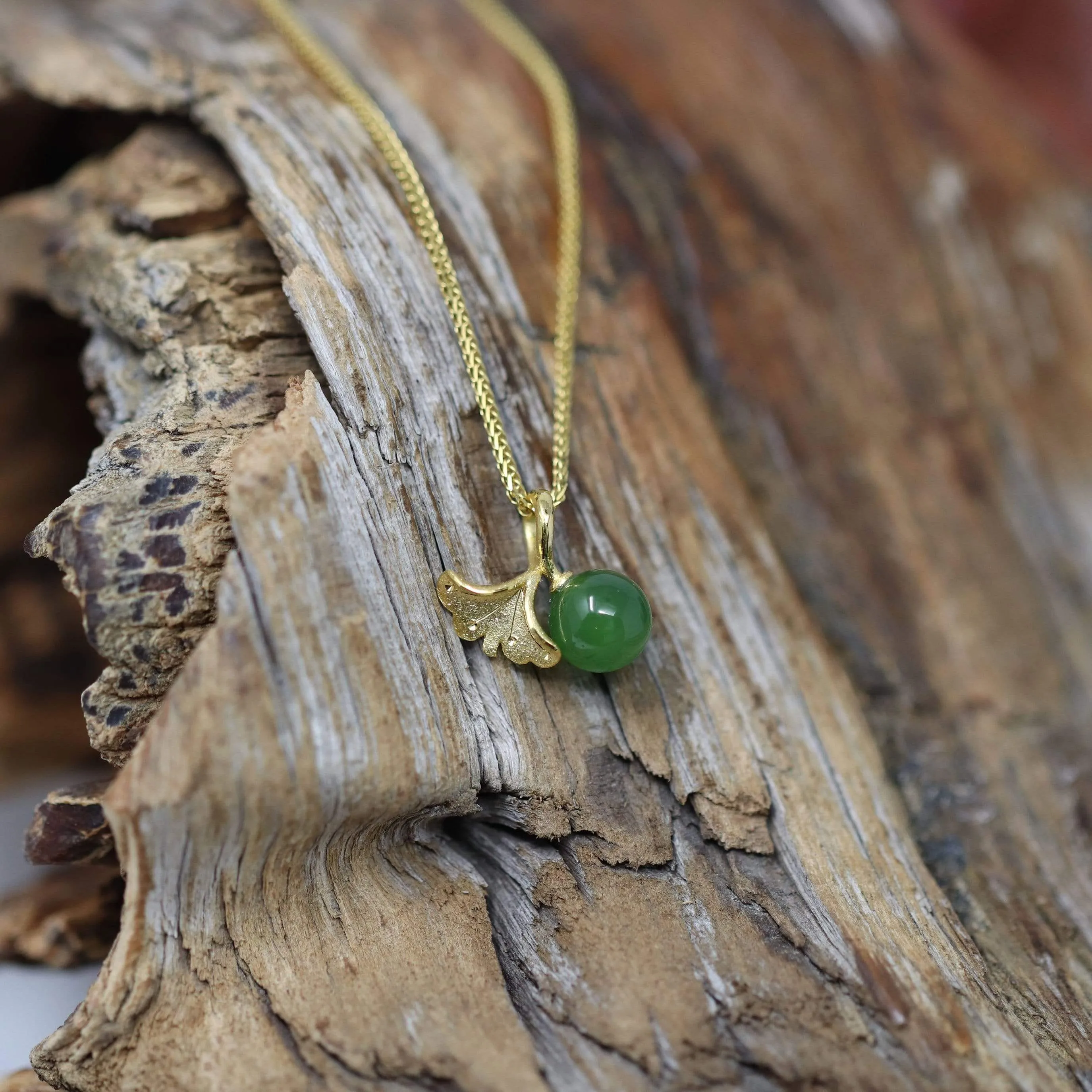 24k Yellow Gold Genuine Green Jade Bead With Ginkgo Leaf Pendant Necklace