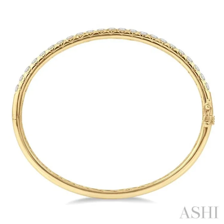 3 Ctw Round Cut Diamond Bangle in 14K Yellow Gold