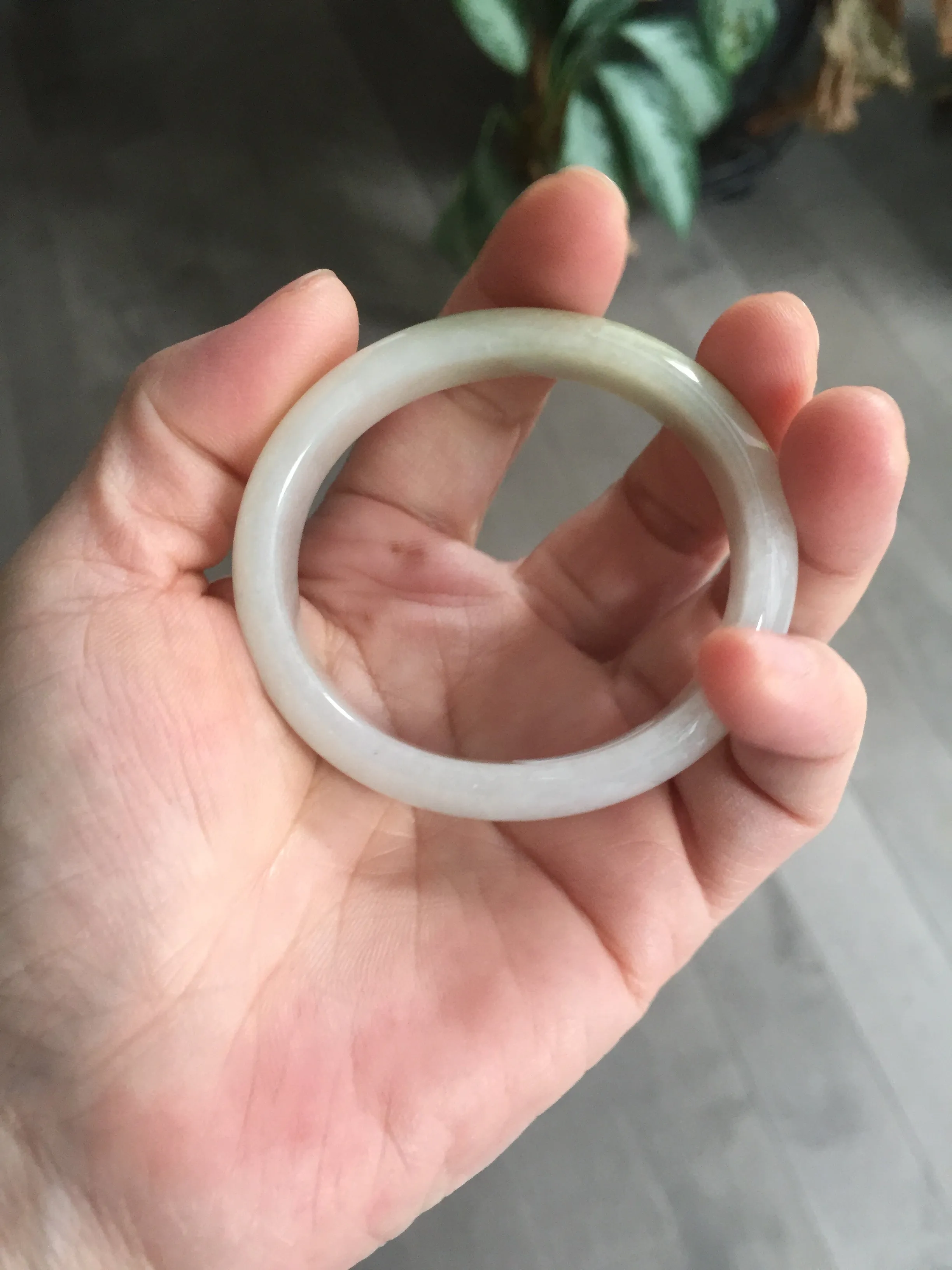 47.5mm Certified Type A 100% Natural icy light green/white oval Jadeite Jade bangle Q61-6673