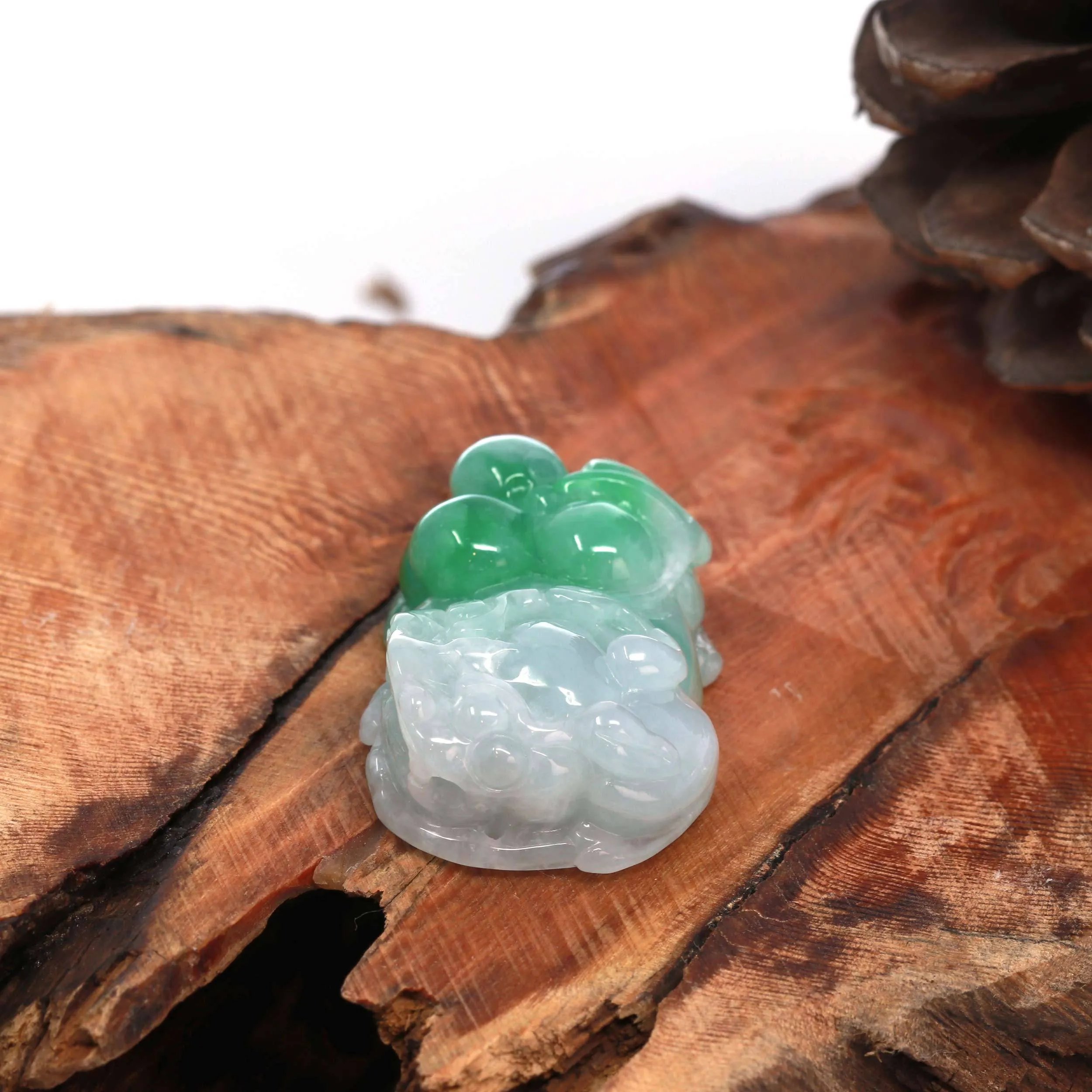 Baikalla™ High-End Pi Xiu Genuine Burmese Apple Green Jadeite Jade PiXiu Pendant Necklace (FengShui Lucky)