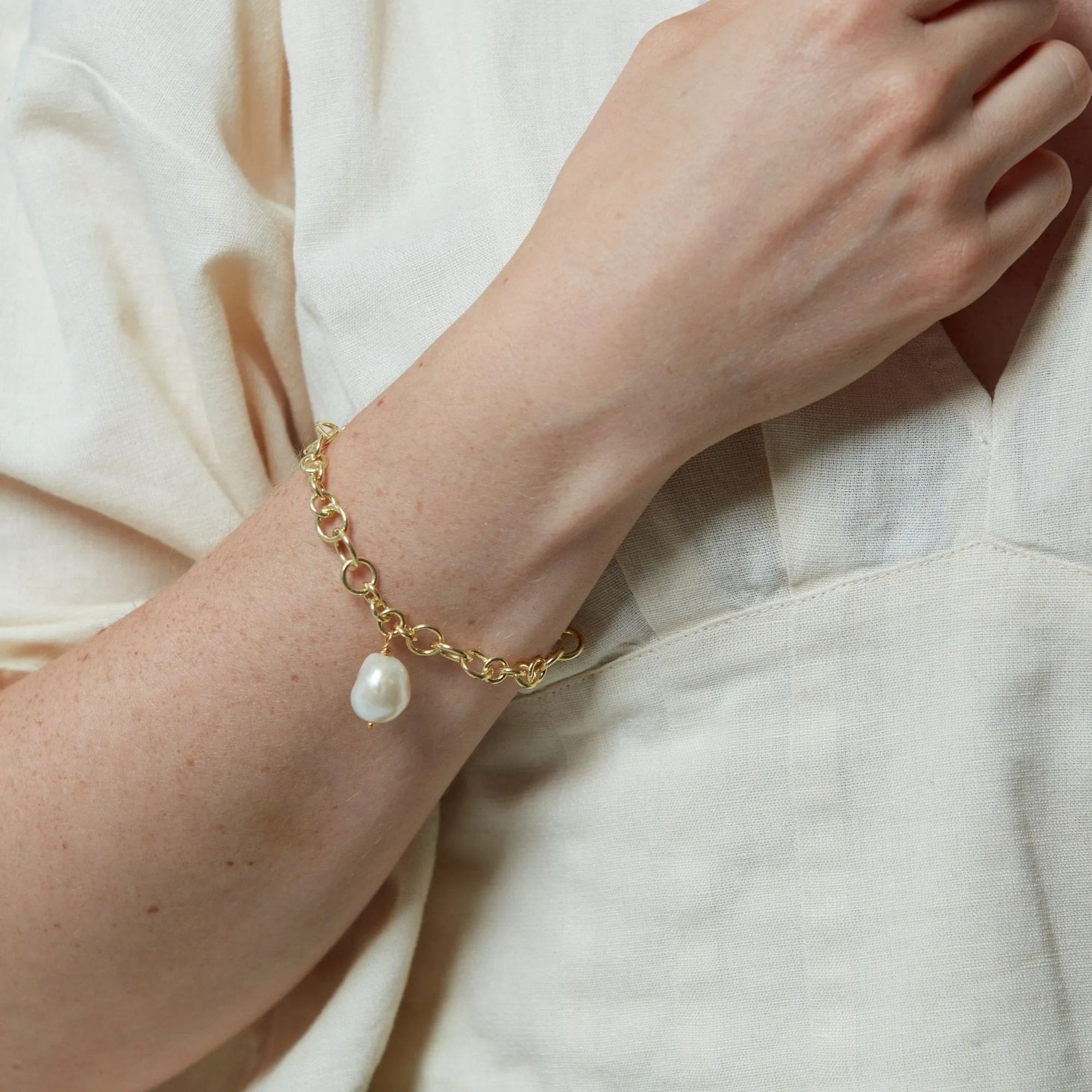 Decus baroque cultured freshwater pearl drop on chunky gold chain bracelet