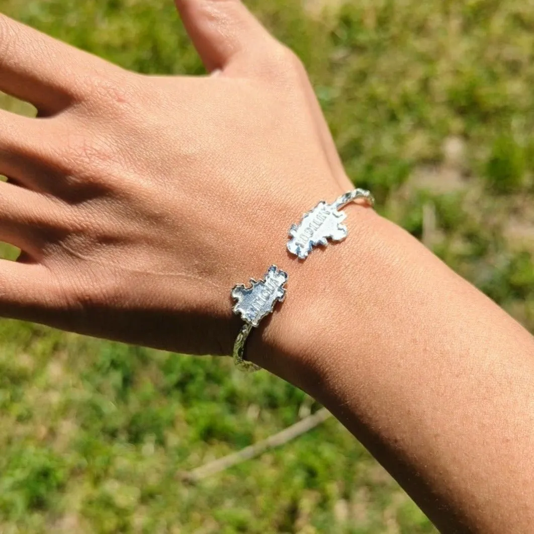 Light Antigua Map Bangle with Diamante Pattern