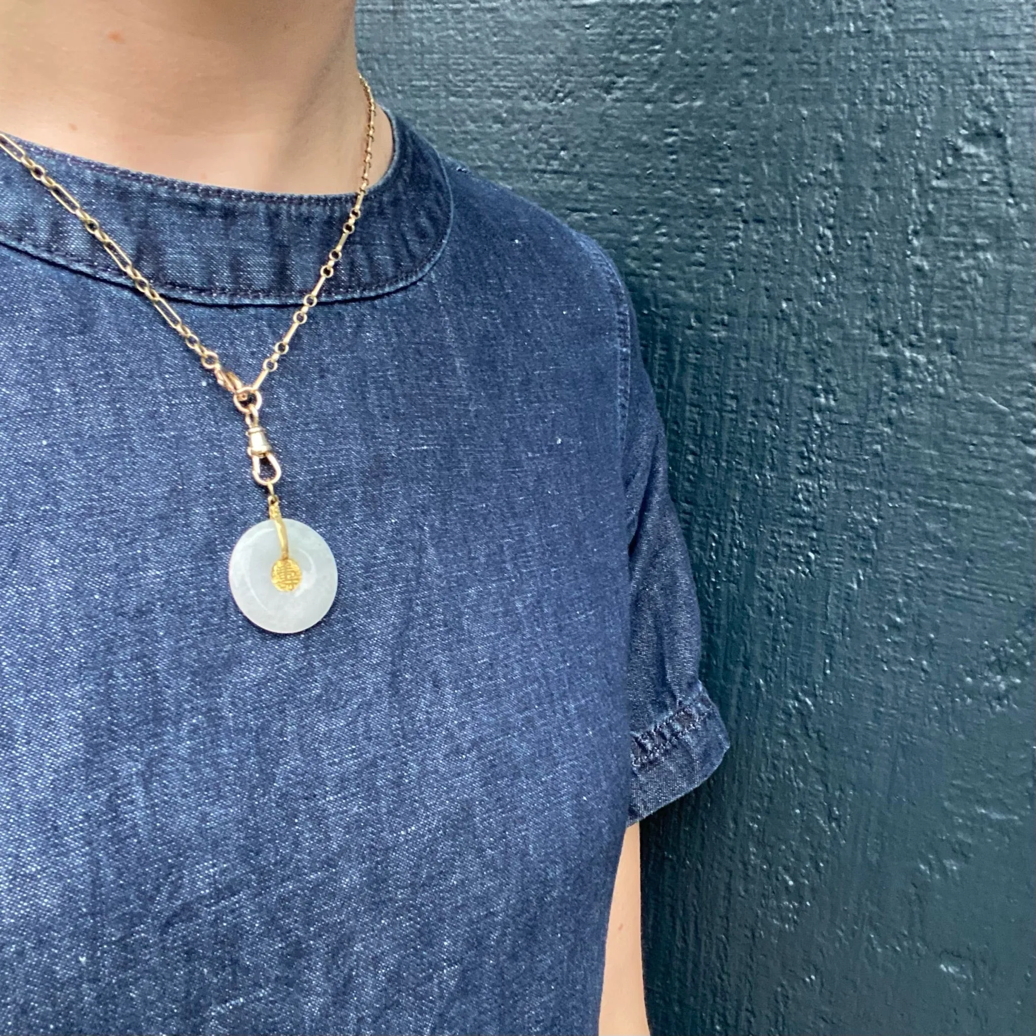 Lovely Translucent Lavender Jade Pendant in Gold