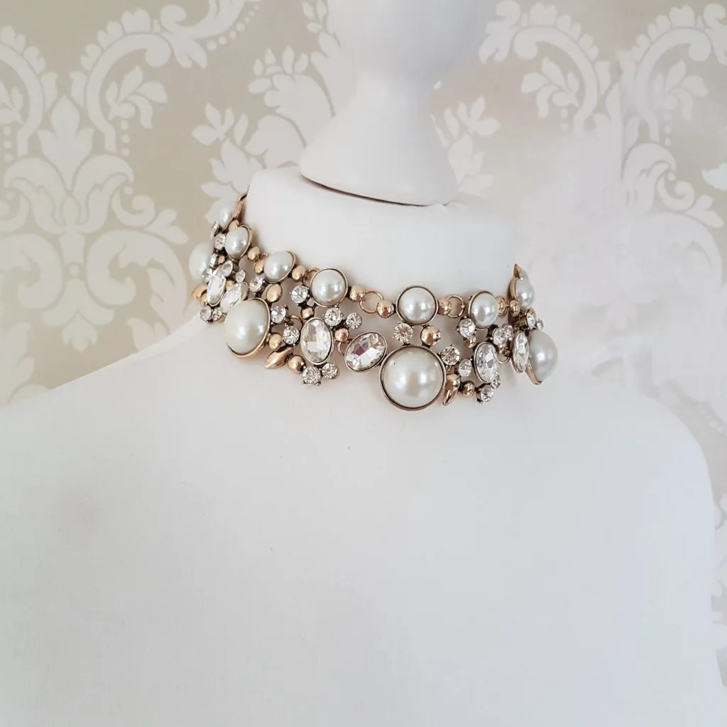 PARISA Statement Rhinestone Choker