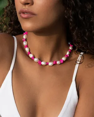 PINK ME UP PEARL CHOKER