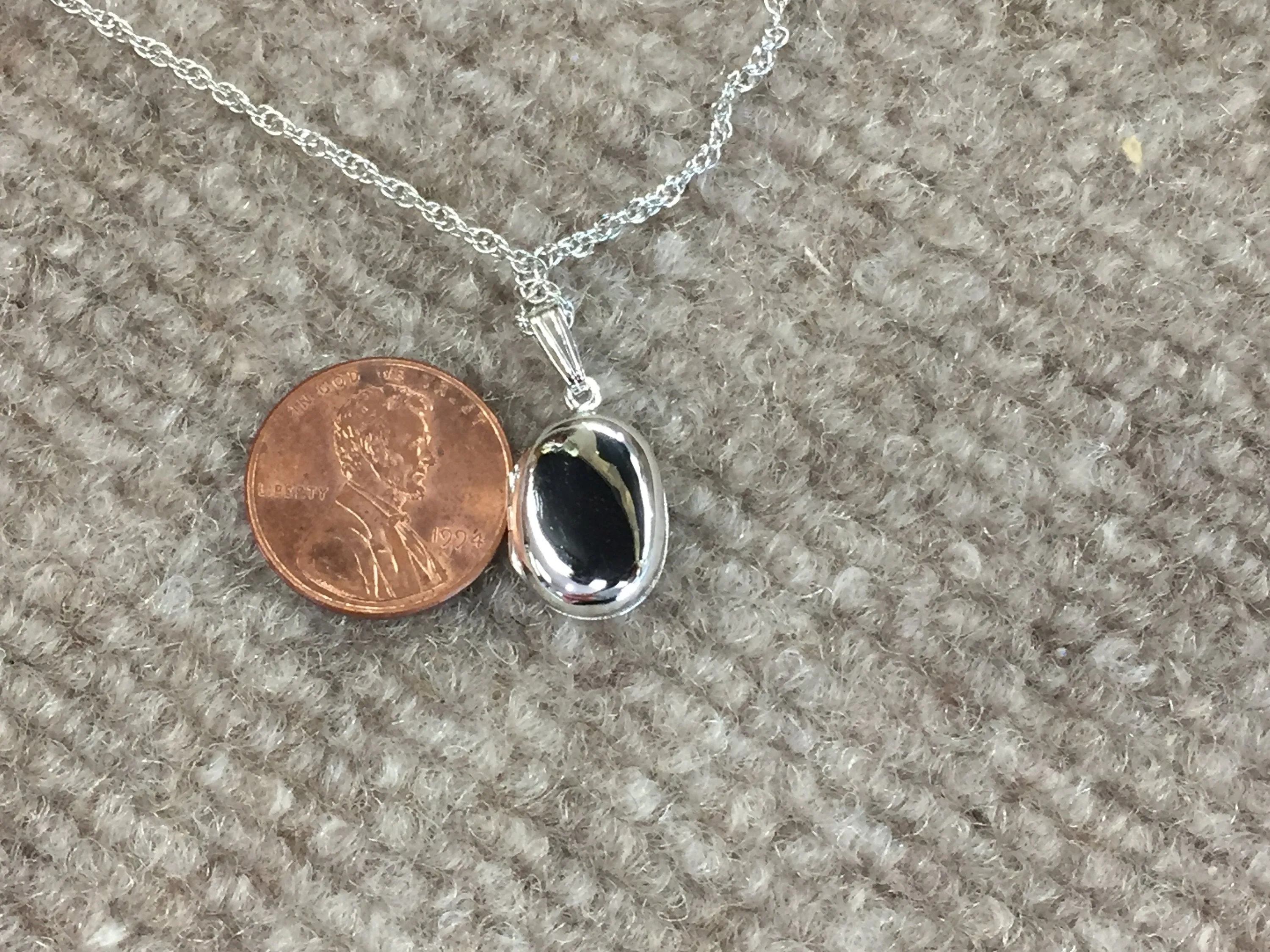 Silver Locket Oval With 18 Inch Rope Chain Engravable