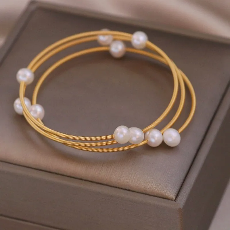 Trendy Jewelry Charm Multi-layer Pearl Bracelet for Women in Gold Color