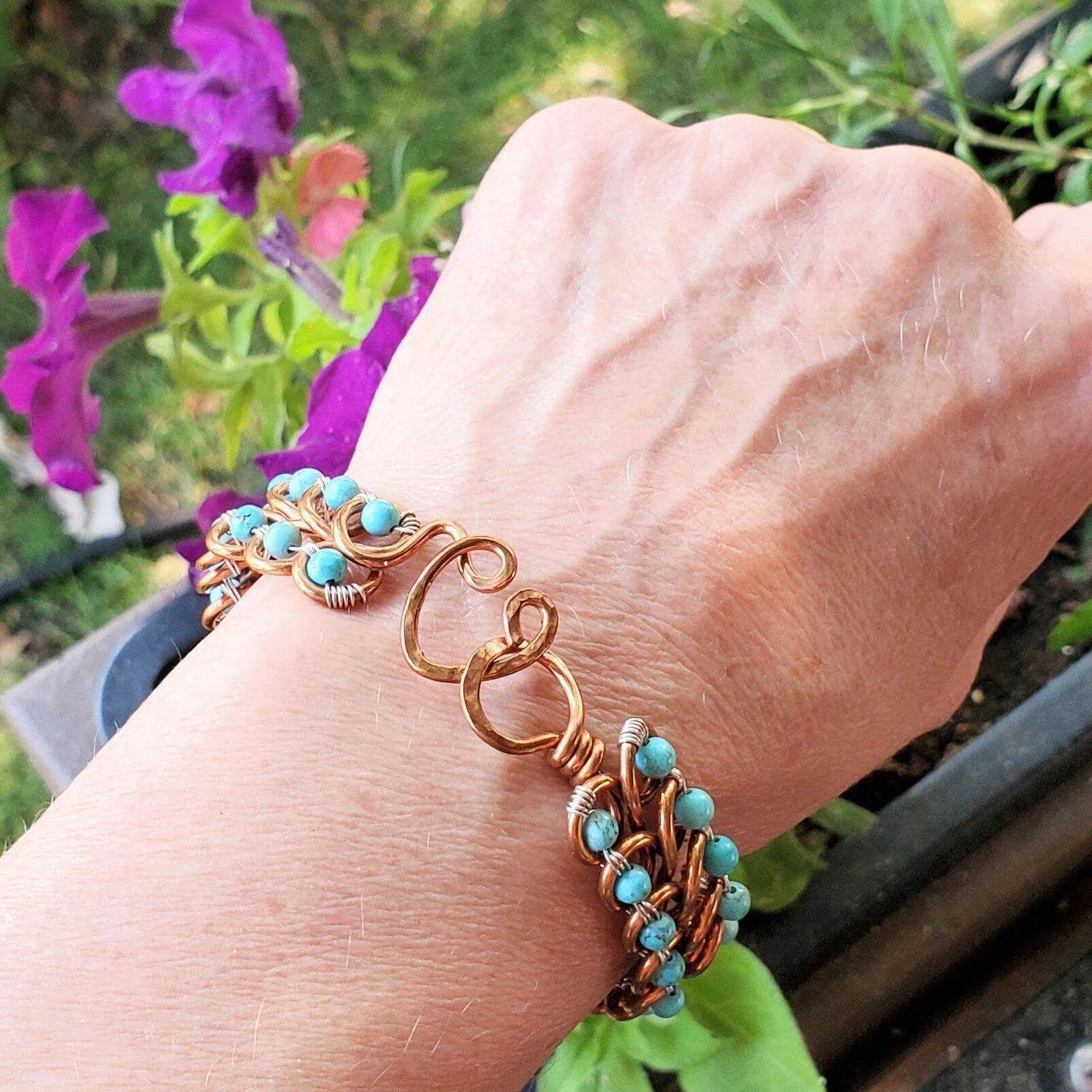 Turquoise Copper Wire Looped Heart Closure Bangle