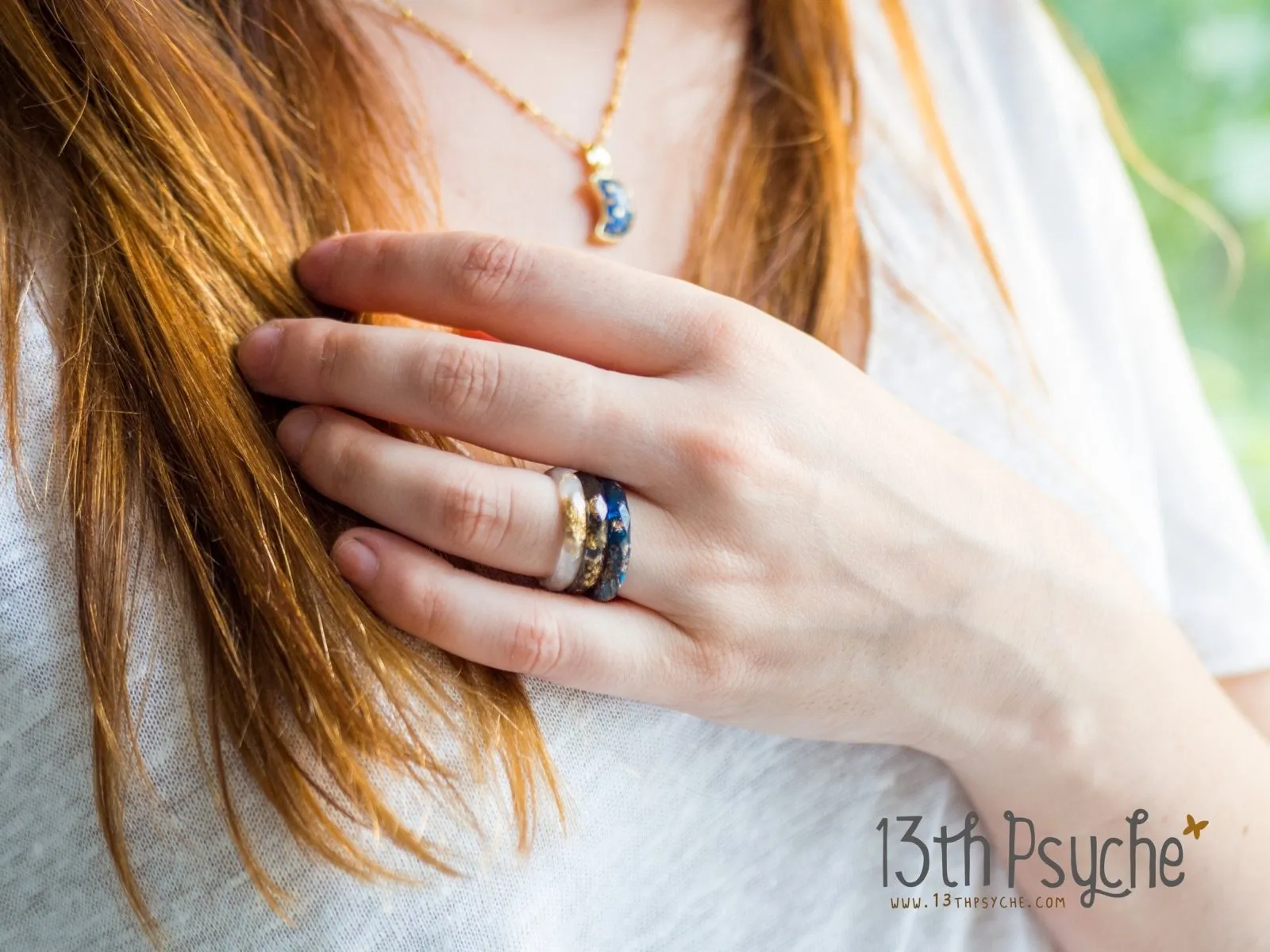 White and gold flakes faceted resin ring